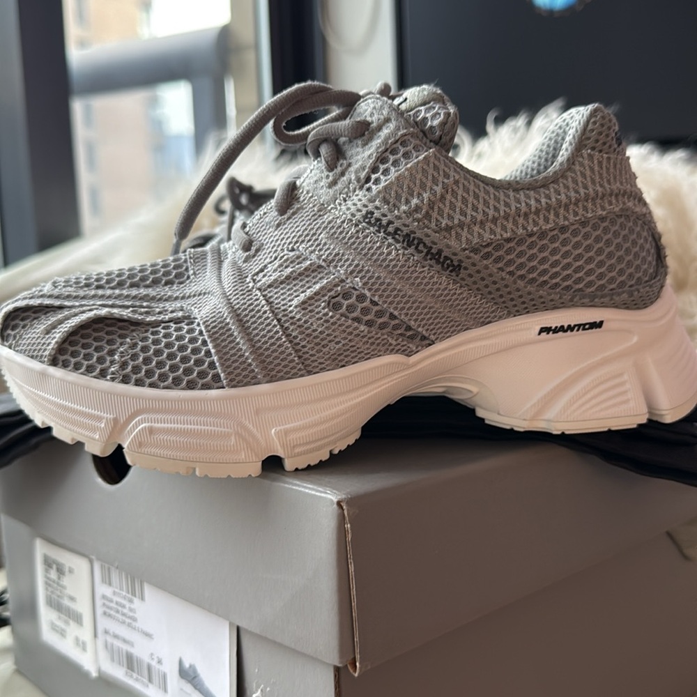 Balenciaga Phantom Sneakers – Size 36C – New in Box - Picture 4 of 12